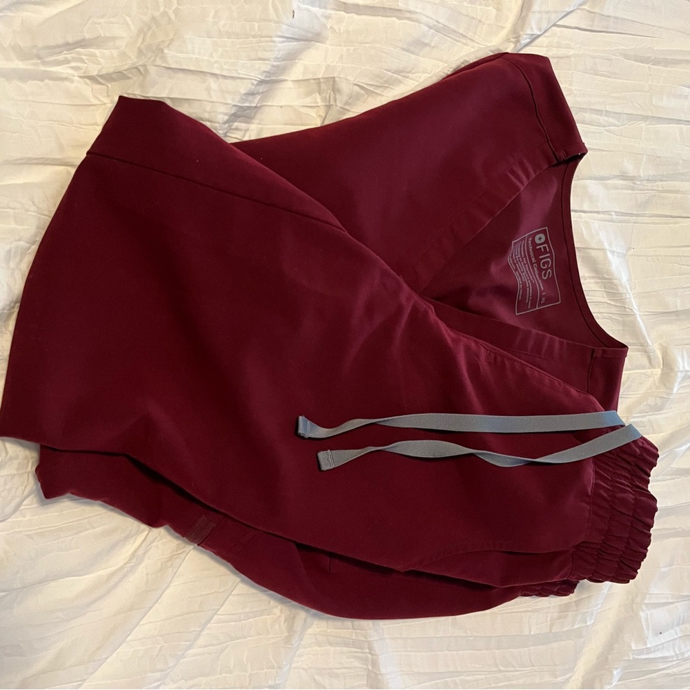 FIGS SCRUB SET- burgandy